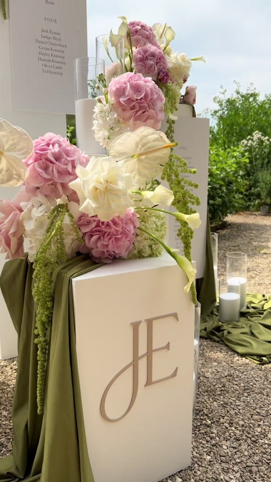 Post 1 by KM | Wedding Stationery on TikTok (video)