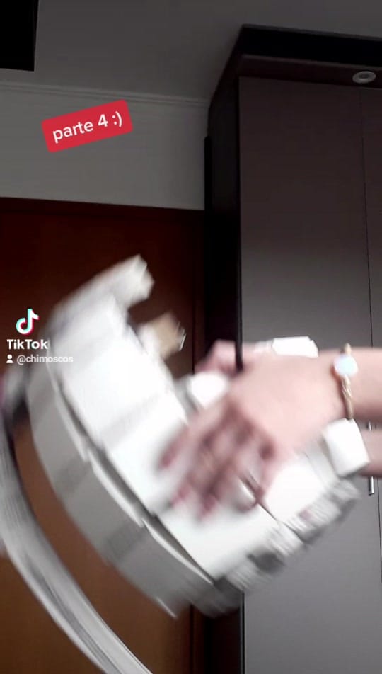 Post 6 by chimos cosplay on TikTok (video)
