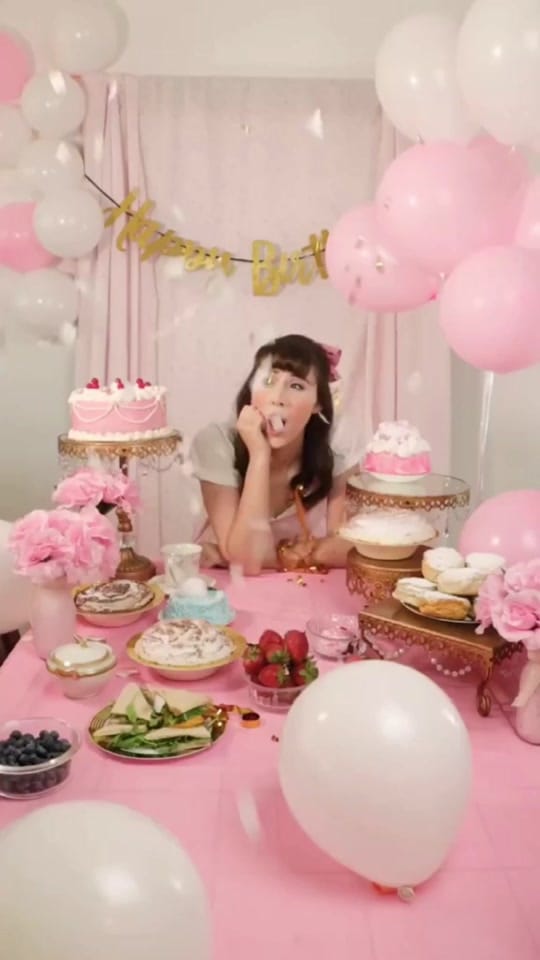 Post 10 by Samantha Golden on TikTok (video)