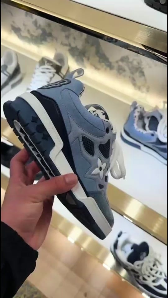 Post 1 by flyhighldn on TikTok (video)