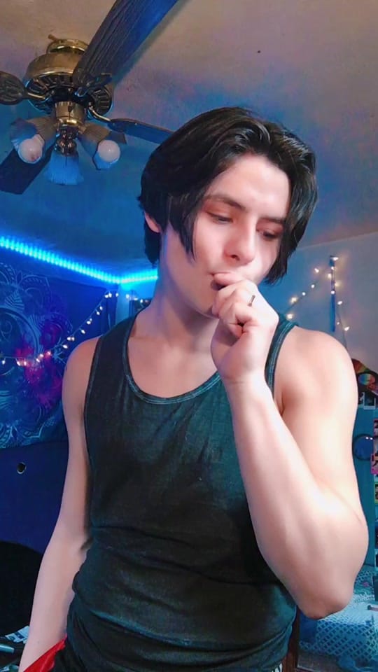 Post 7 by Nikolas Acus on TikTok (video)