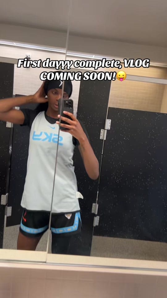 Post 2 by Hollyhood 🫦 on TikTok (video)