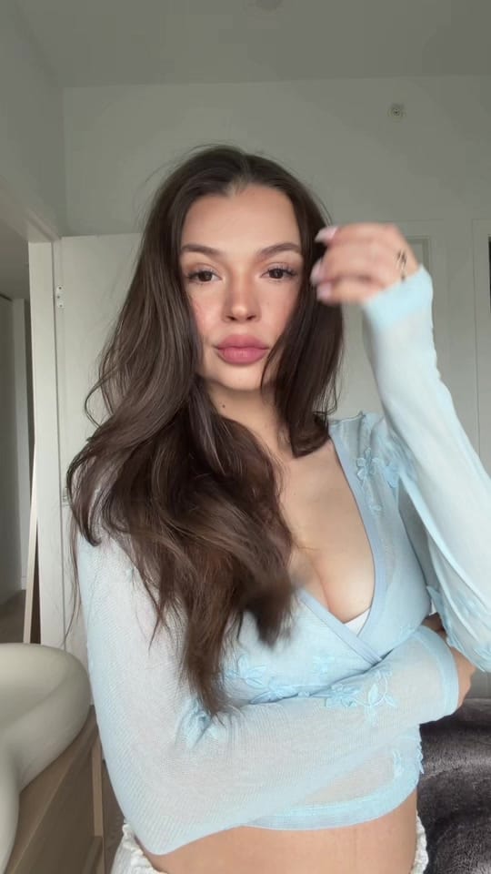 Post 4 by iampolinaa.m on TikTok (video)