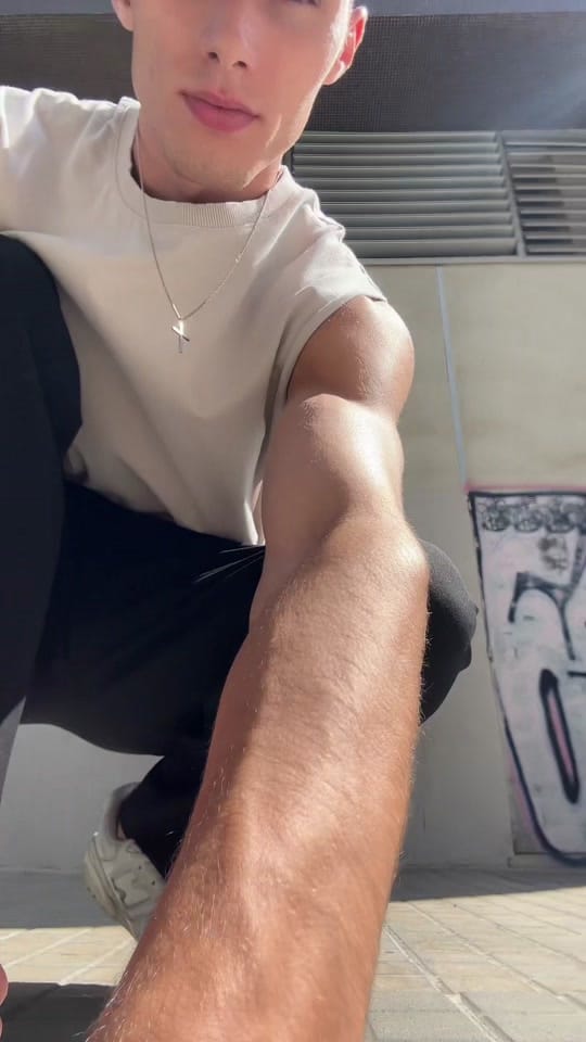 Post 9 by FusTwins on TikTok (video)
