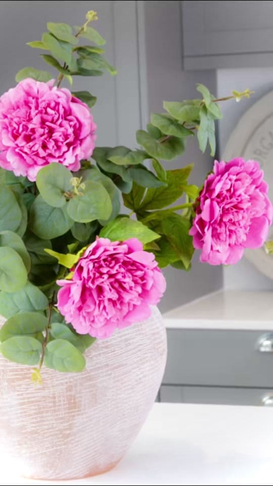 Post 2 by Stem & Silk on TikTok (video)