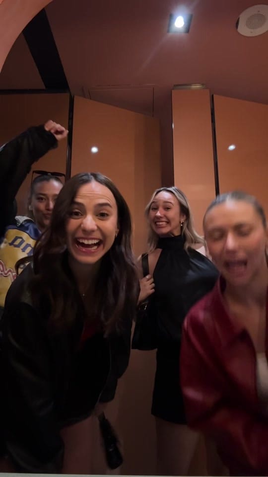 Post 1 by Chloé Courtemanche on TikTok (video)