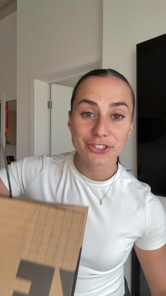 Post 3 by Chloé Courtemanche on TikTok (video)