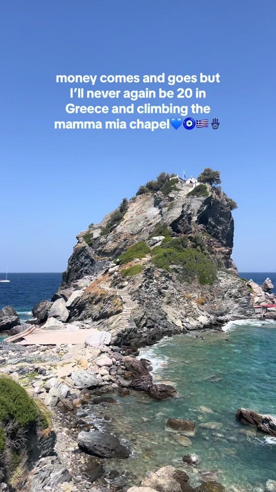 Post 10 by Hollie🧸💌 on TikTok (video)
