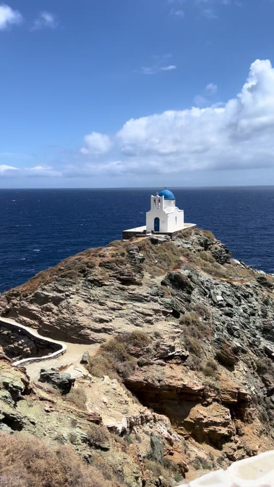 Post 2 by Eleni K on TikTok (video)
