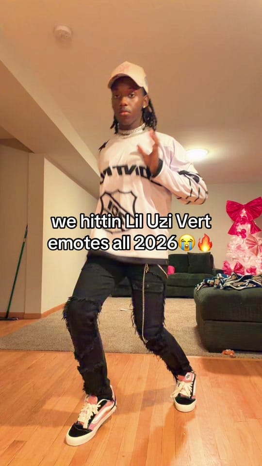Post 9 by jayymothedancer on TikTok (video)