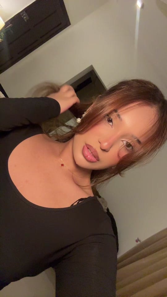 Post 1 by Elisa Khan on TikTok (video)