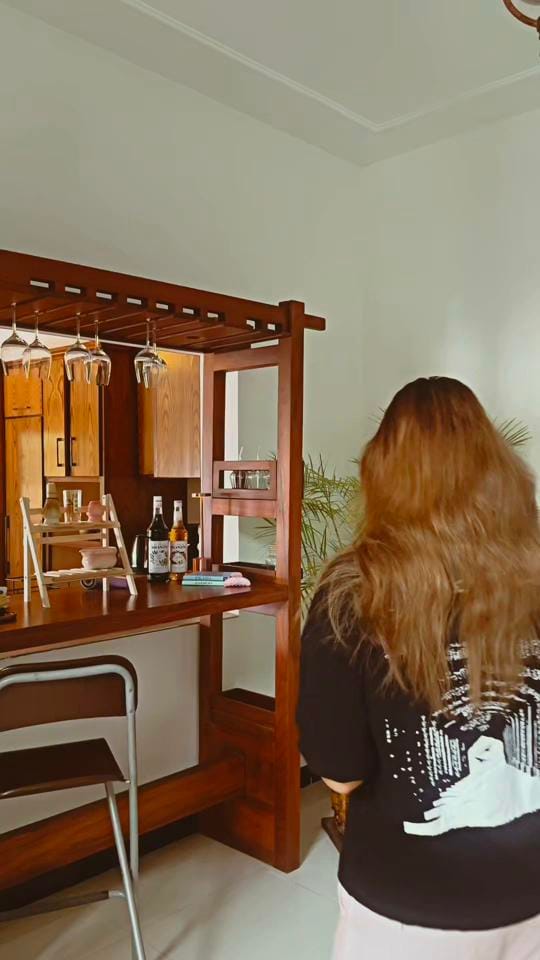 Post 4 by Elisa Khan on TikTok (video)