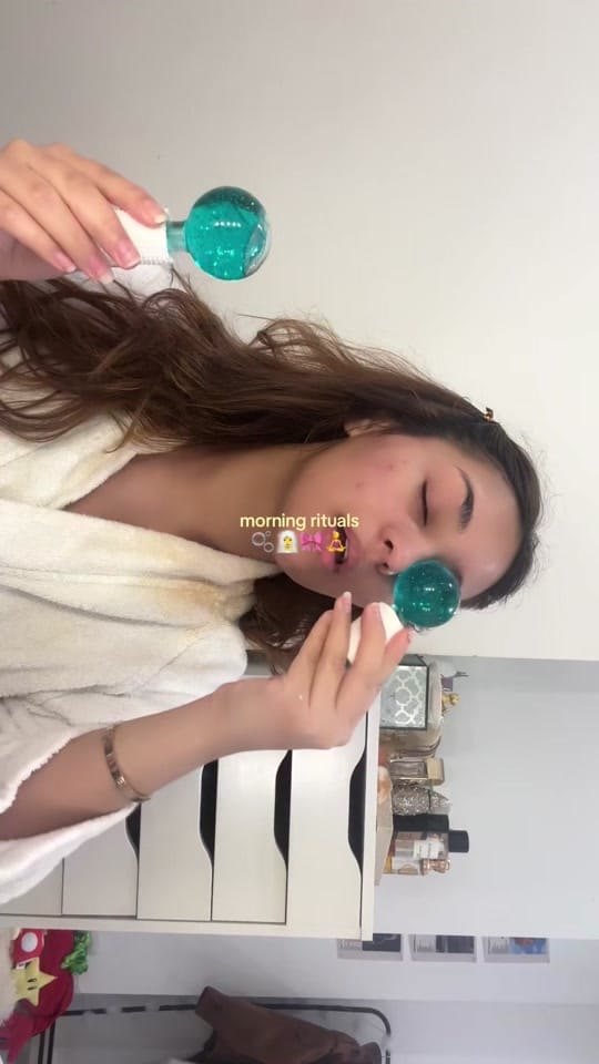 Post 8 by Elisa Khan on TikTok (video)