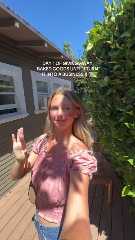 Post 10 by Jojo on TikTok (video)