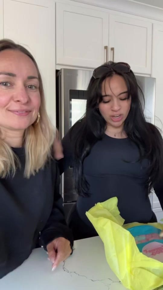 Post 2 by Jenny Da Costa on TikTok (video)