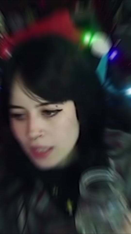Post 10 by Helltles on TikTok (video)