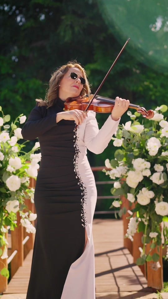 Post 1 by Vanessa Moreno Violinist on TikTok (video)