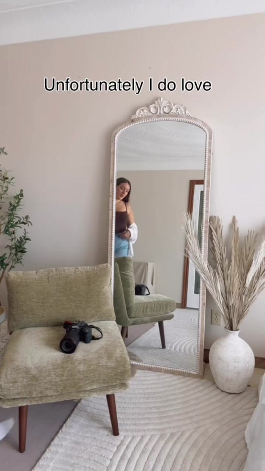Post 8 by ✨HER ERA STUDIOS✨ONTARIO on TikTok (video)