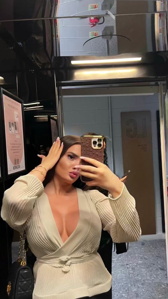 Post 6 by itscatalinaa on TikTok (video)