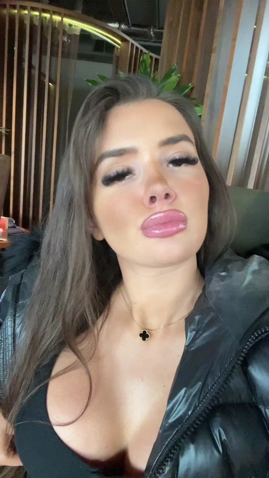 Post 3 by itscatalinaa on TikTok (video)