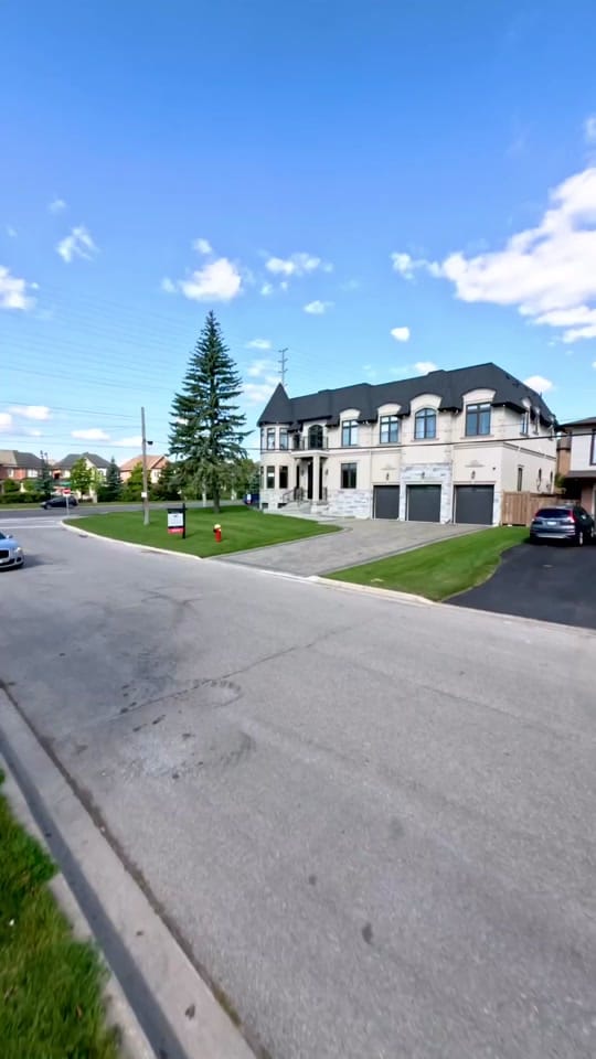 Post 10 by Toronto Home for sale 🇨🇦 on TikTok (video)