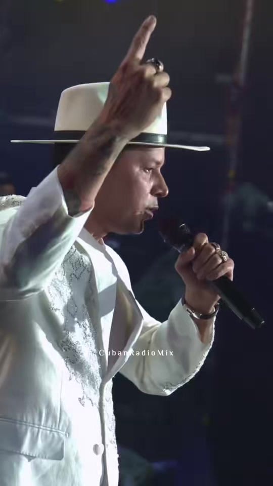 Post 9 by CubanRadioMix on TikTok (video)