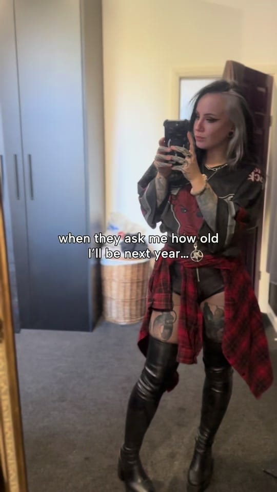 Post 3 by KimKenobi_ 🦇 on TikTok (video)