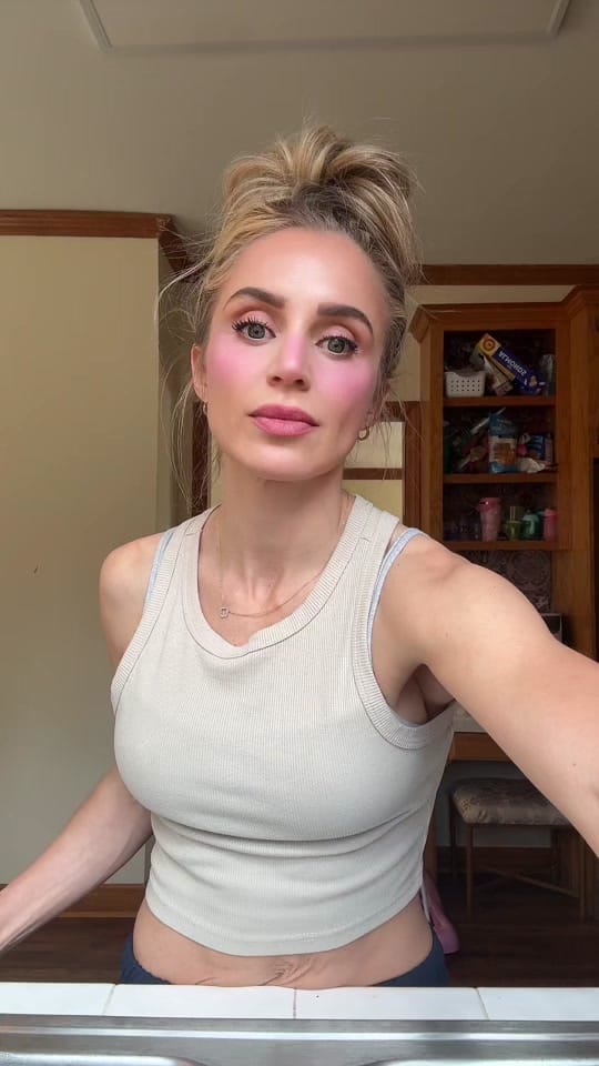 Post 6 by Lizhollomon on TikTok (video)