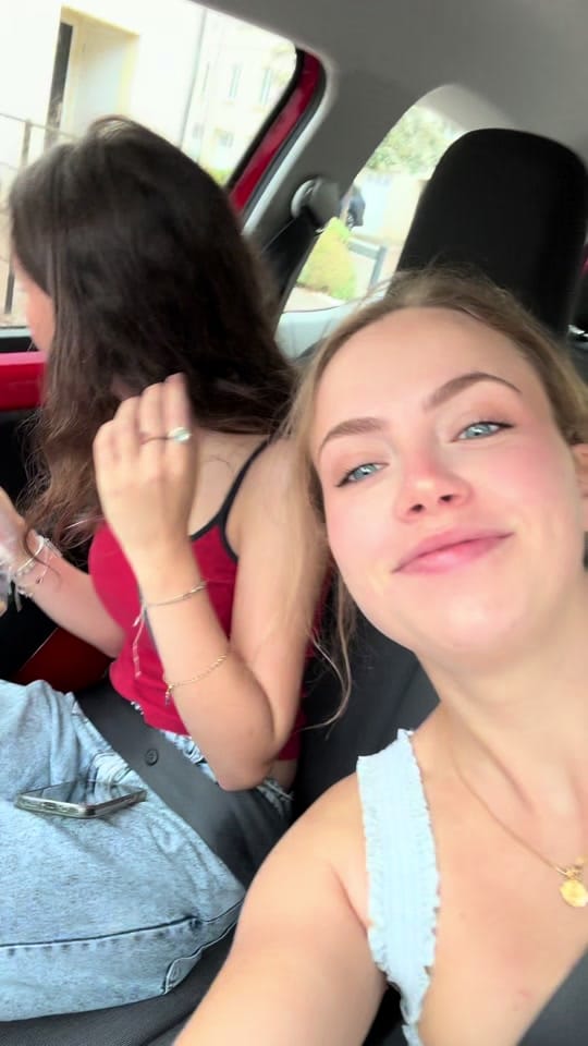 Post 10 by IsabellaSimpleAs on TikTok (video)