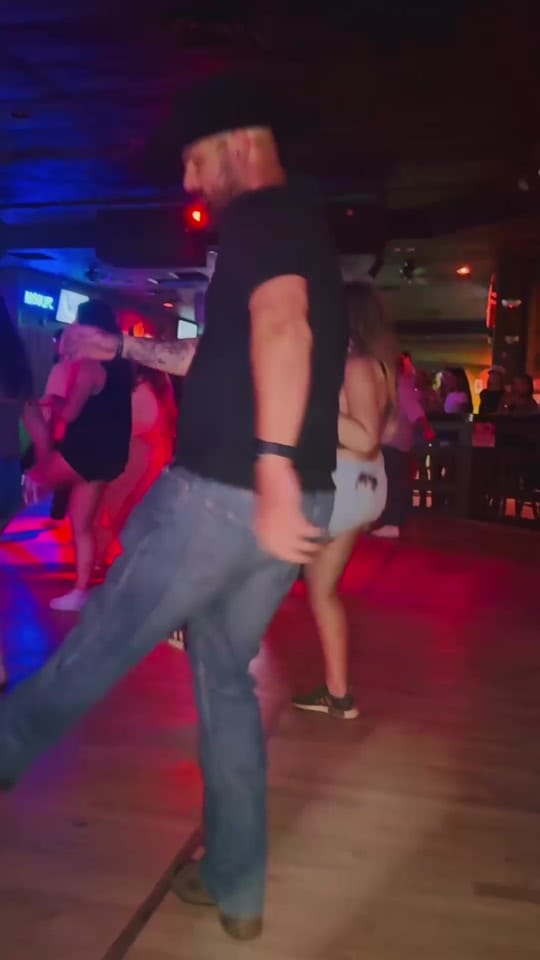 Post 3 by Round Up Nightclub on TikTok (video)