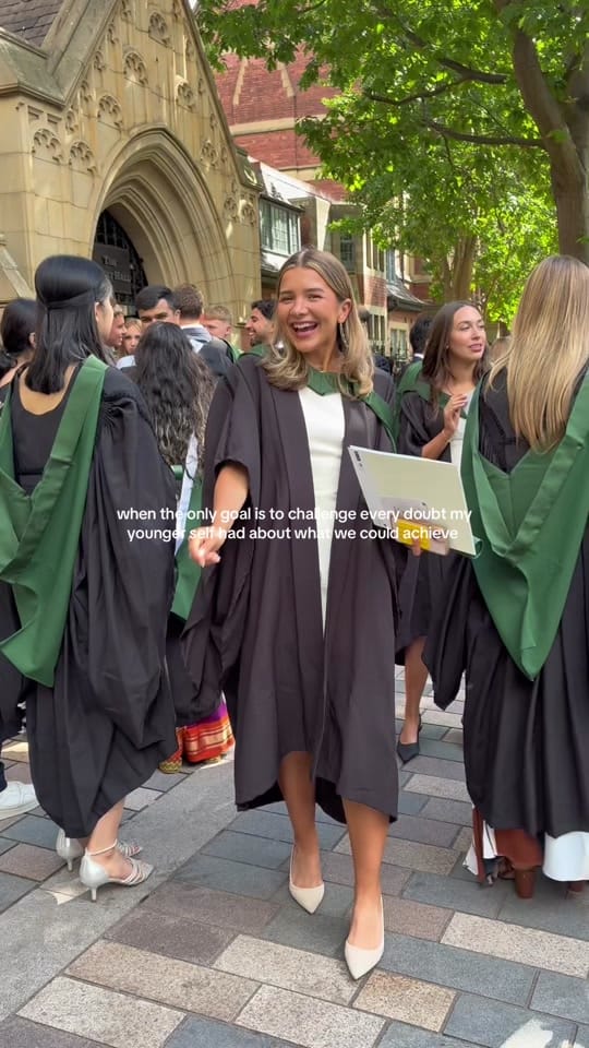 Post 4 by Lola Frances on TikTok (video)