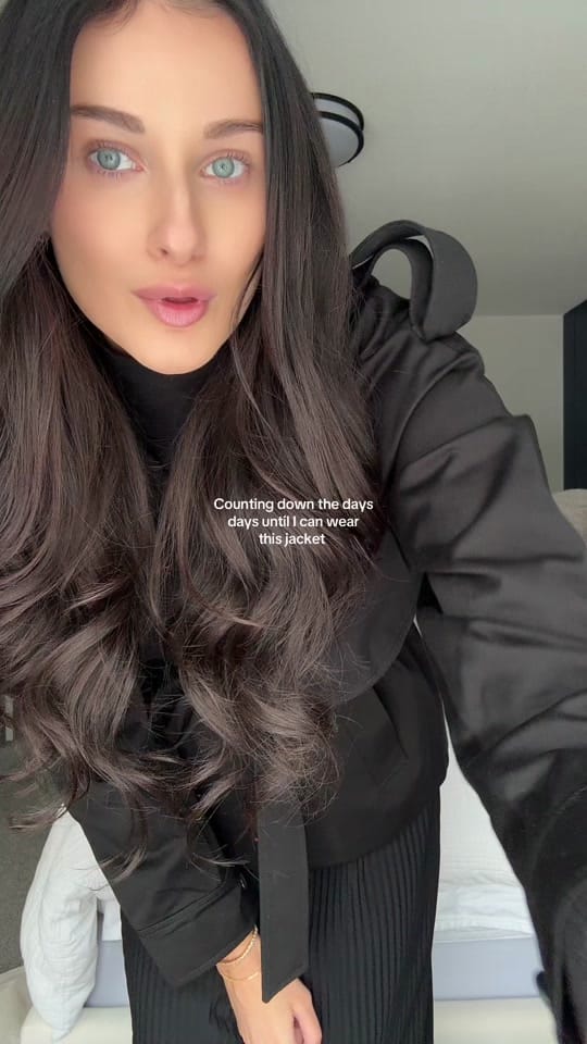 Post 2 by Jill 🇨🇦| Size 8 Outfits on TikTok (video)