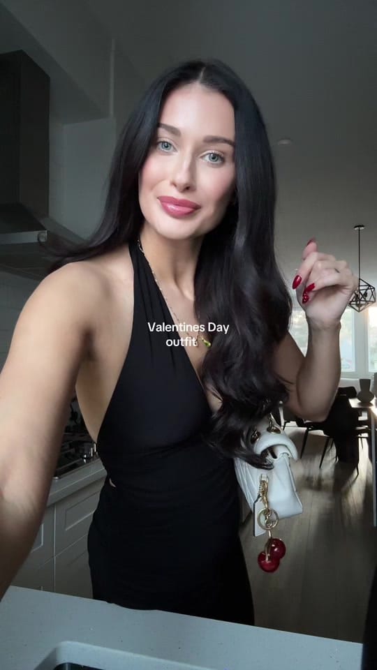 Post 1 by Jill 🇨🇦| Size 8 Outfits on TikTok (video)