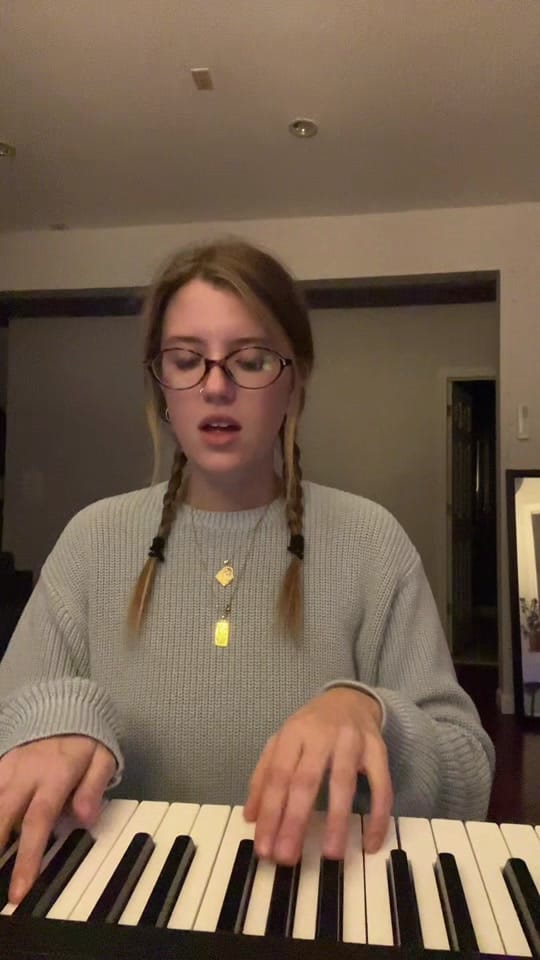 Post 4 by Livi on TikTok (video)