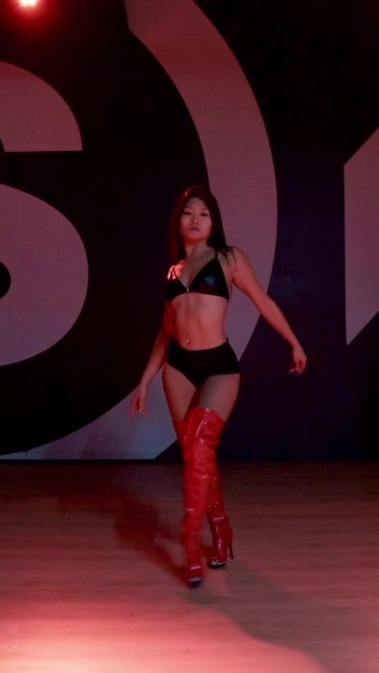 Post 2 by Nina Li on TikTok (video)