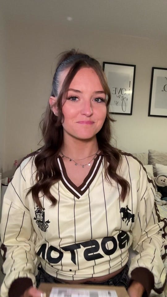 Post 9 by anna on TikTok (video)