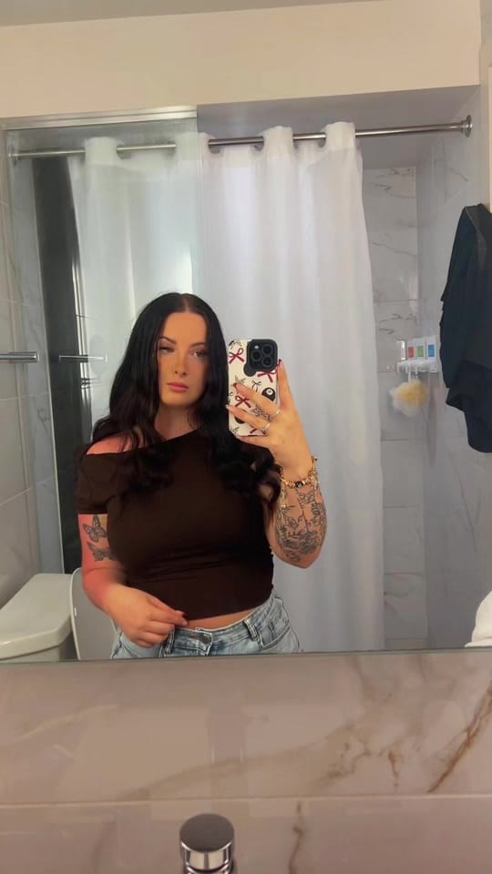 Post 5 by Hayley Connelly on TikTok (video)