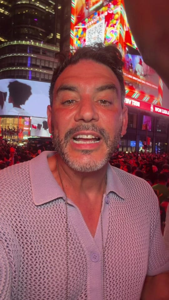 Post 1 by Ronen Suarc on TikTok (video)