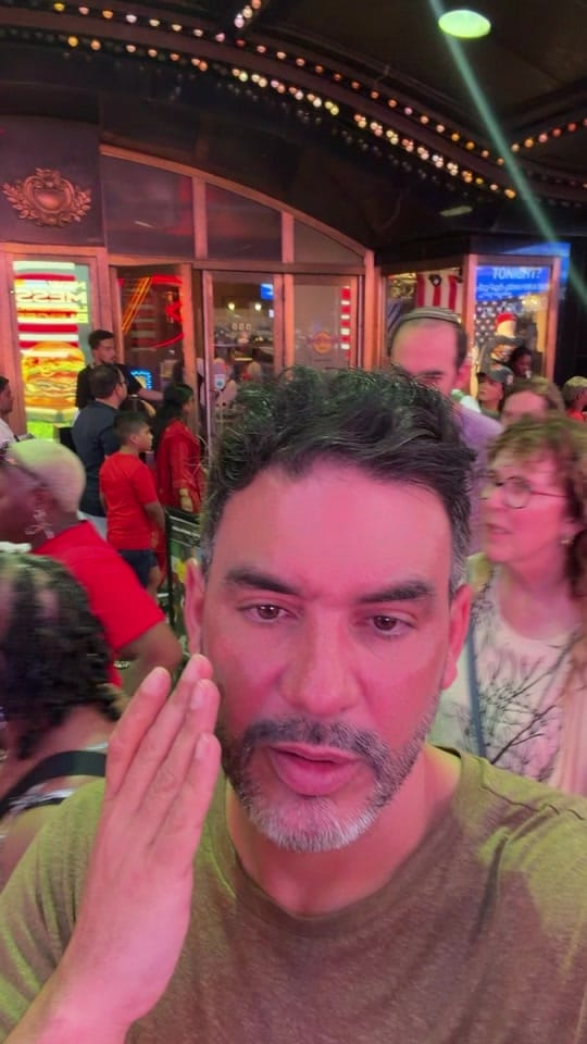 Post 7 by Ronen Suarc on TikTok (video)