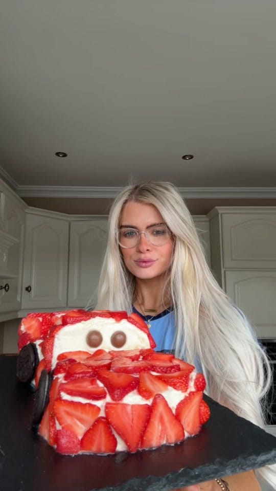 Post 9 by JMC BAKES on TikTok (video)