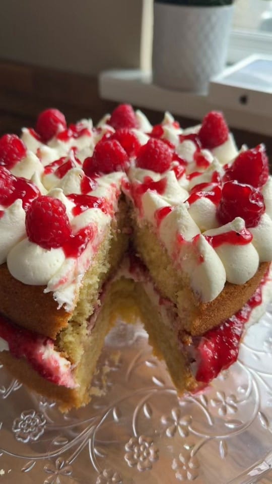 Post 2 by JMC BAKES on TikTok (video)
