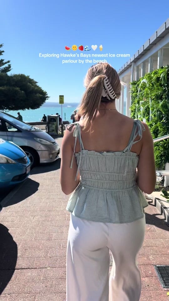 Post 6 by Escaping Ella🌺 on TikTok (video)