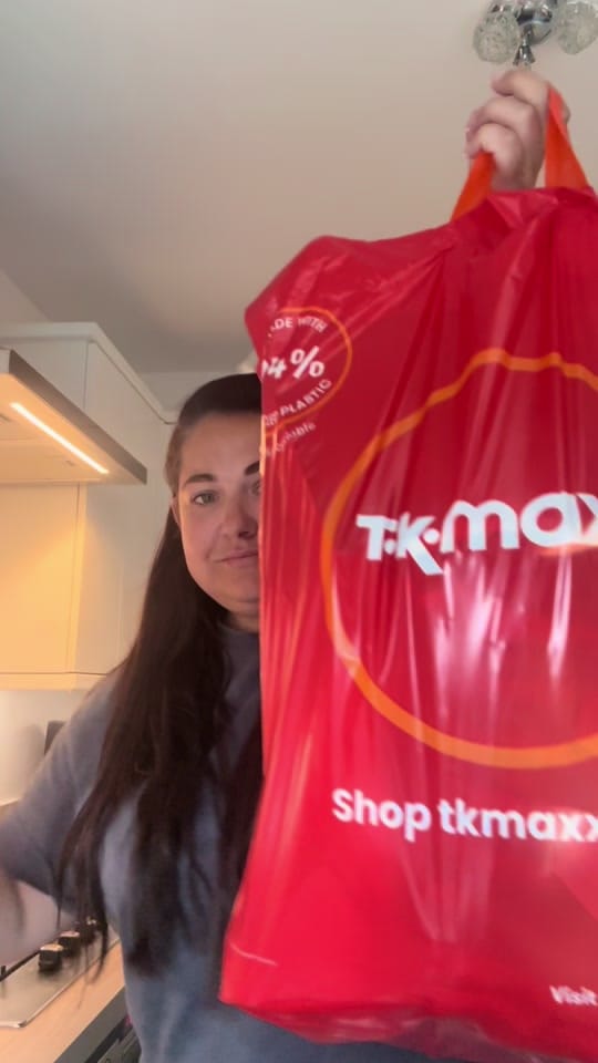 Post 3 by Lisa McKechnie Music on TikTok (video)
