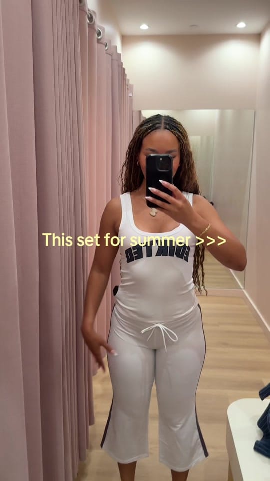 Post 4 by Zóe ☆ Houston Actor/Influencer on TikTok (video)