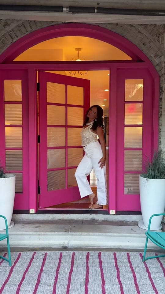 Post 2 by Kris on TikTok (video)