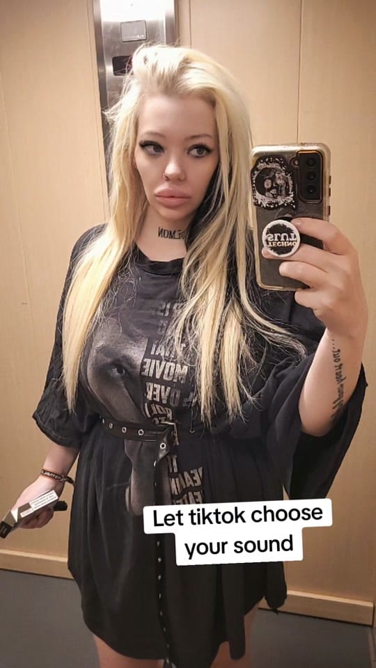 Post 7 by TechnøSlut🖤❤️ on TikTok (video)