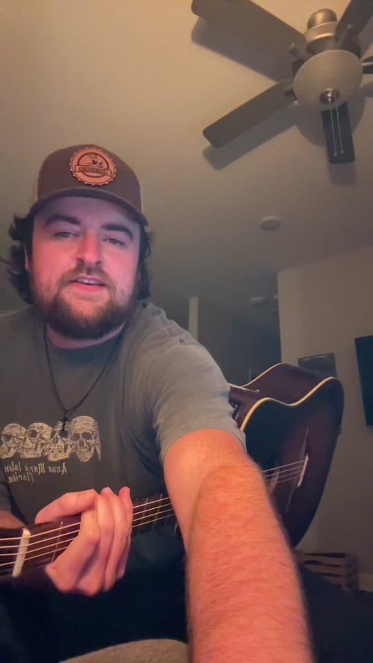 Post 1 by Alex Graham on TikTok (video)
