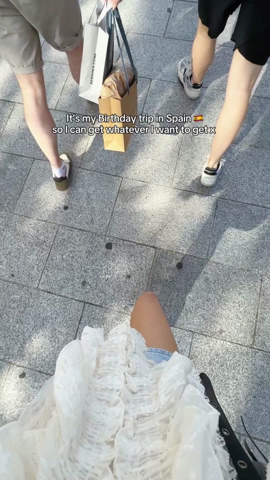 Post 2 by yunaaa on TikTok (video)