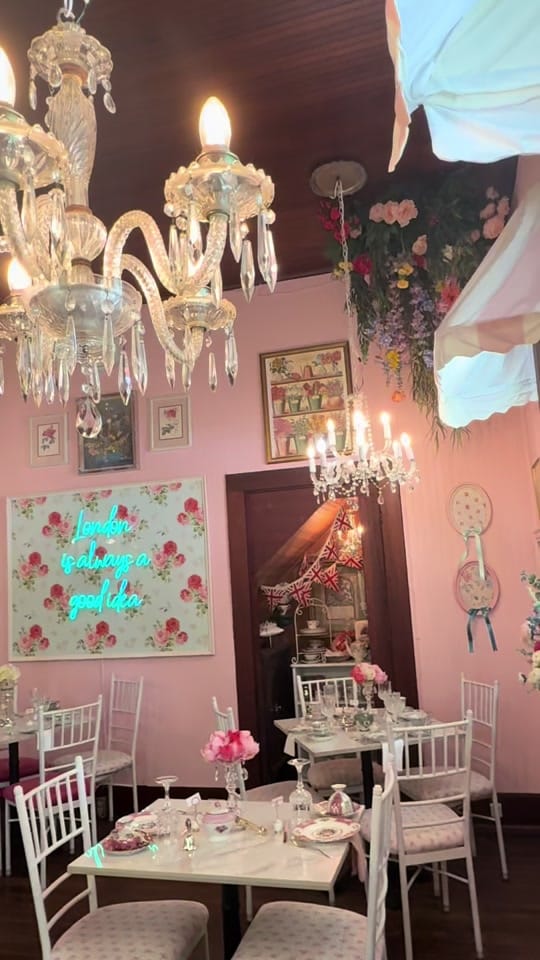 Post 1 by Charming Teacup on TikTok (video)