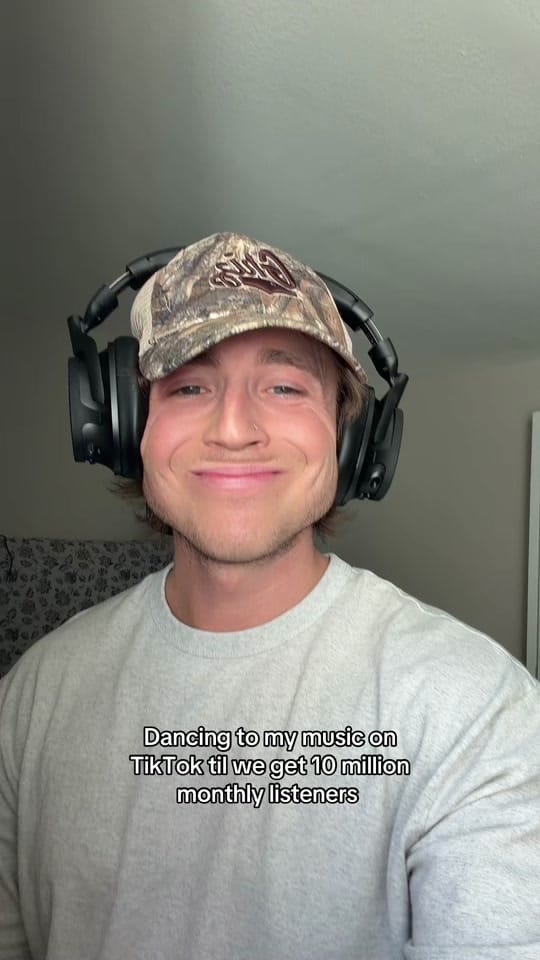 Post 1 by Zak James on TikTok (video)